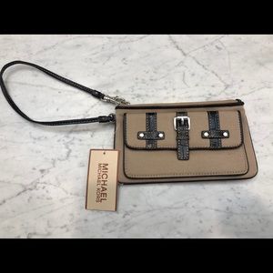 NWT Michael Kors wristlet clutch